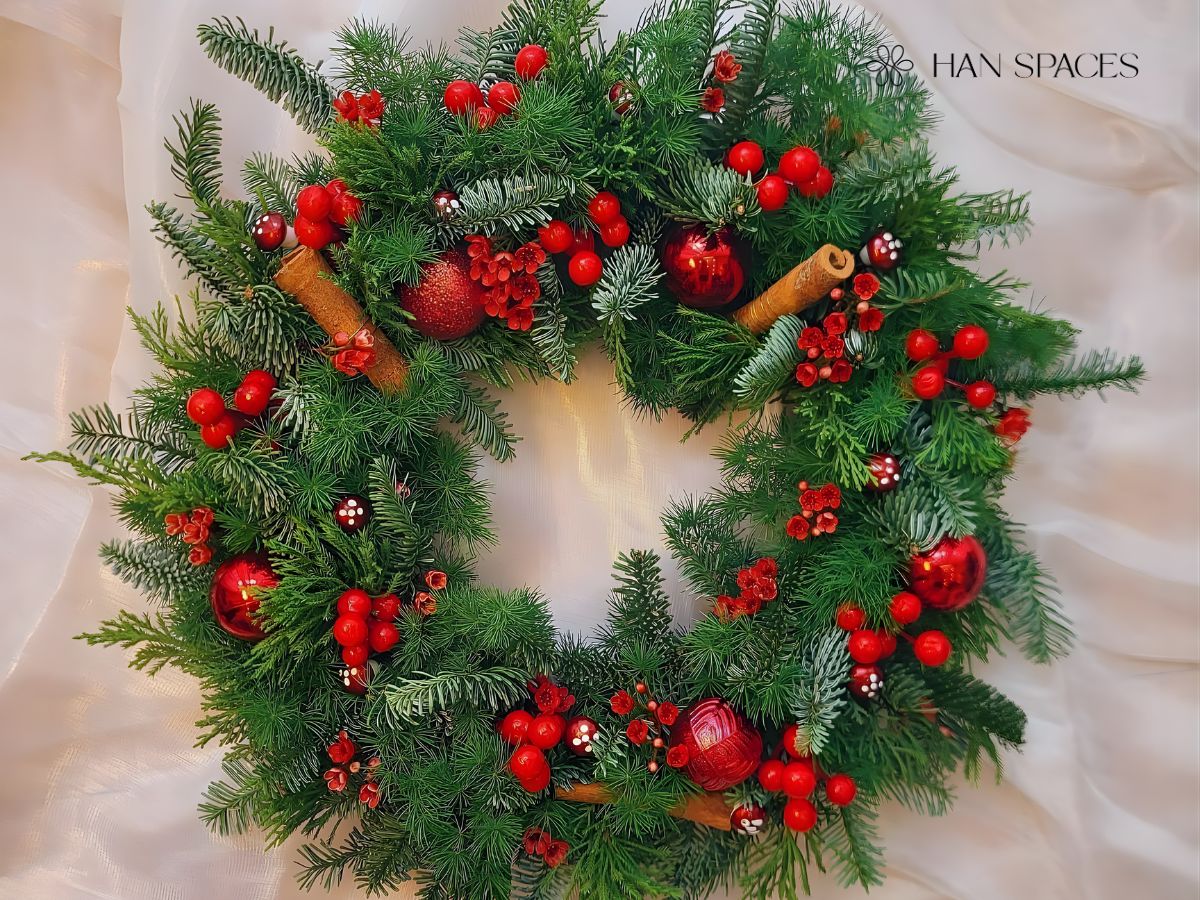 vong-nguyet-que-la-vat-dung-khong-the-thieu-trong-trang-tri-noel