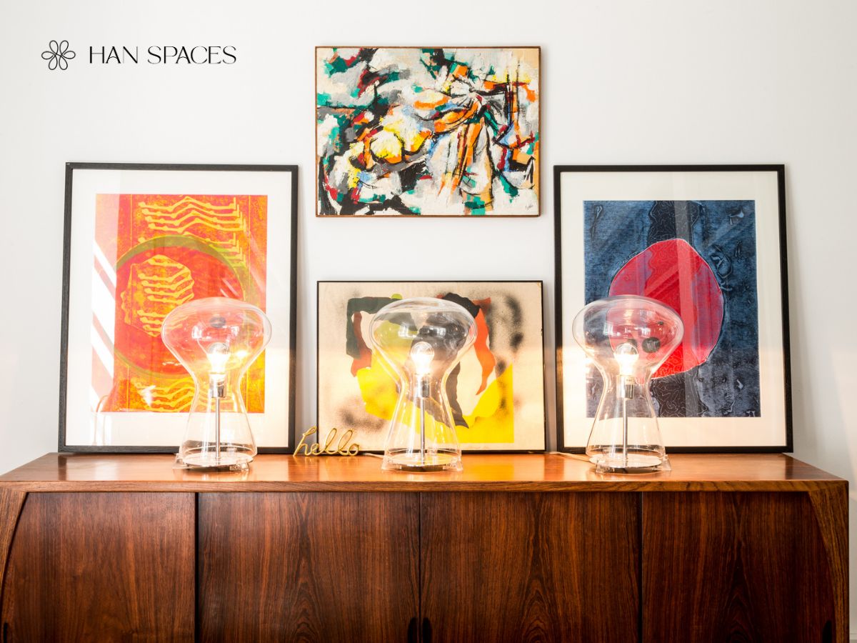 goi-y-mau-trang-tri-van-phong-voi-tranh-treo-tuong-giup-khong-gian-bot-don-dieu