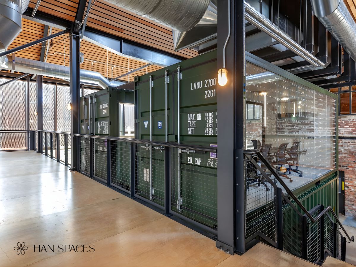 tan-dung-container-de-thiet-ke-phong-hop-doc-dao-van-dam-bao-su-rieng-tu