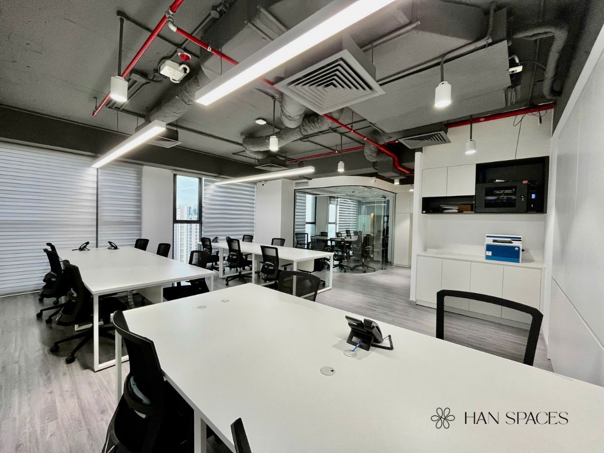 van-phong-100m2-phong-cach-hien-dai-voi-noi-that-don-gian